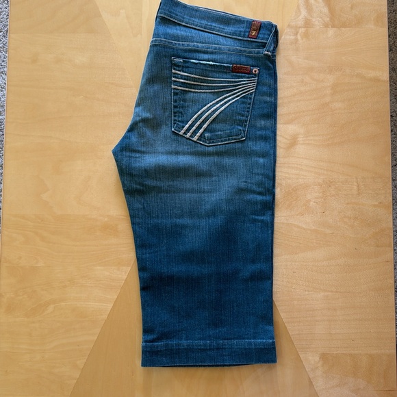 7 For All Mankind Women's Dojo Jean Short Crops Size 30 - Picture 1 of 7